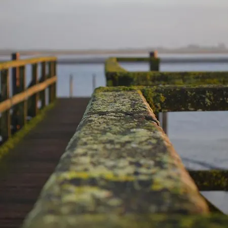 Apartament Lykkegard - Glueck Im Ehemaligen Weinkeller Tönning